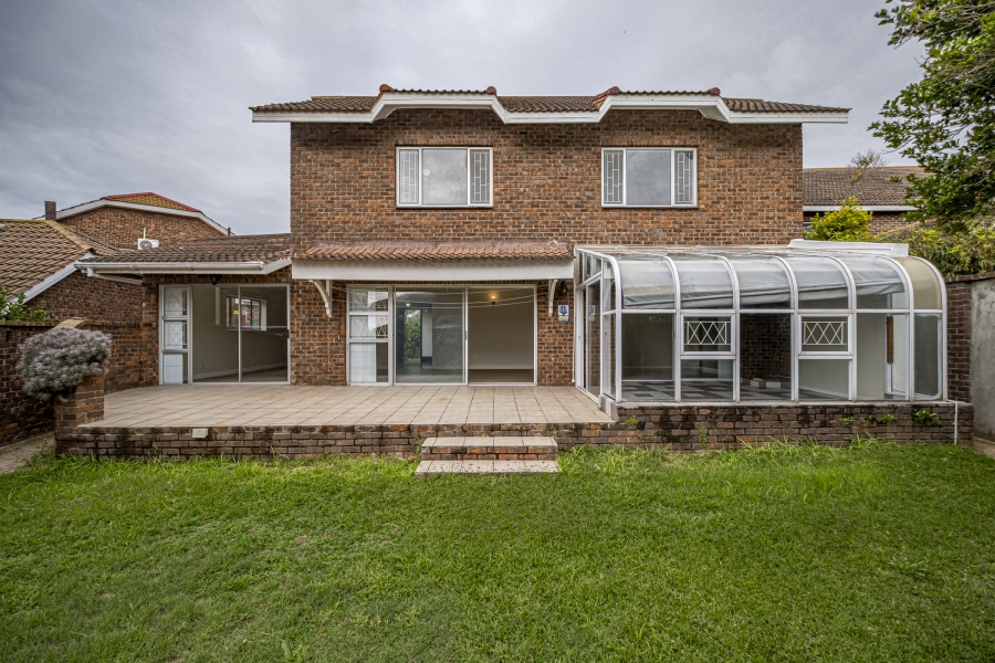 4 Bedroom Property for Sale in Summerstrand Eastern Cape